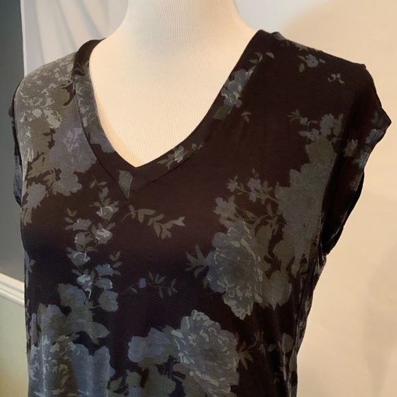 Black And Grey Floral V Neck Tank Top side slit - Picture 5 of 5